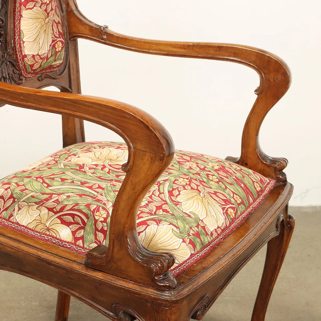 Coppia di Poltroncine Liberty imbottite e scolpite, primi '900 6