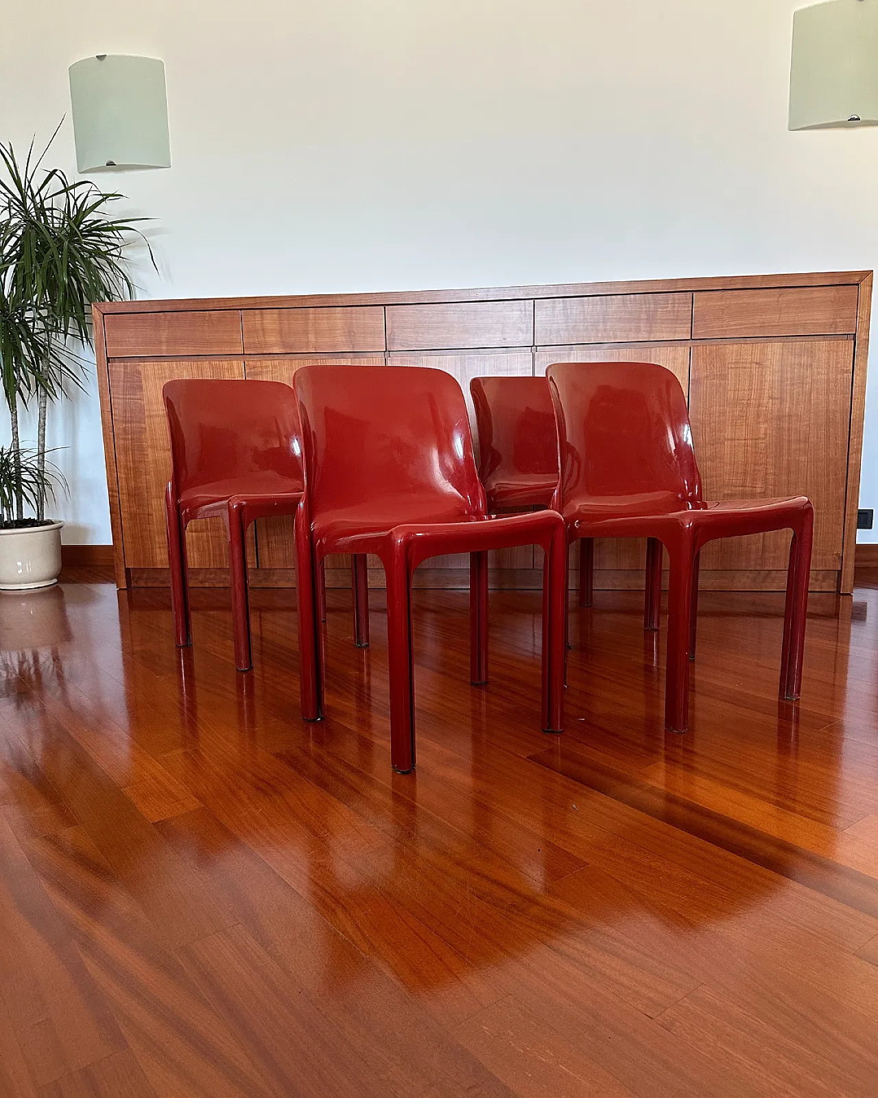 Tavolo con 4 sedie Selene di Vico Magistretti per Artemide, anni '60 6