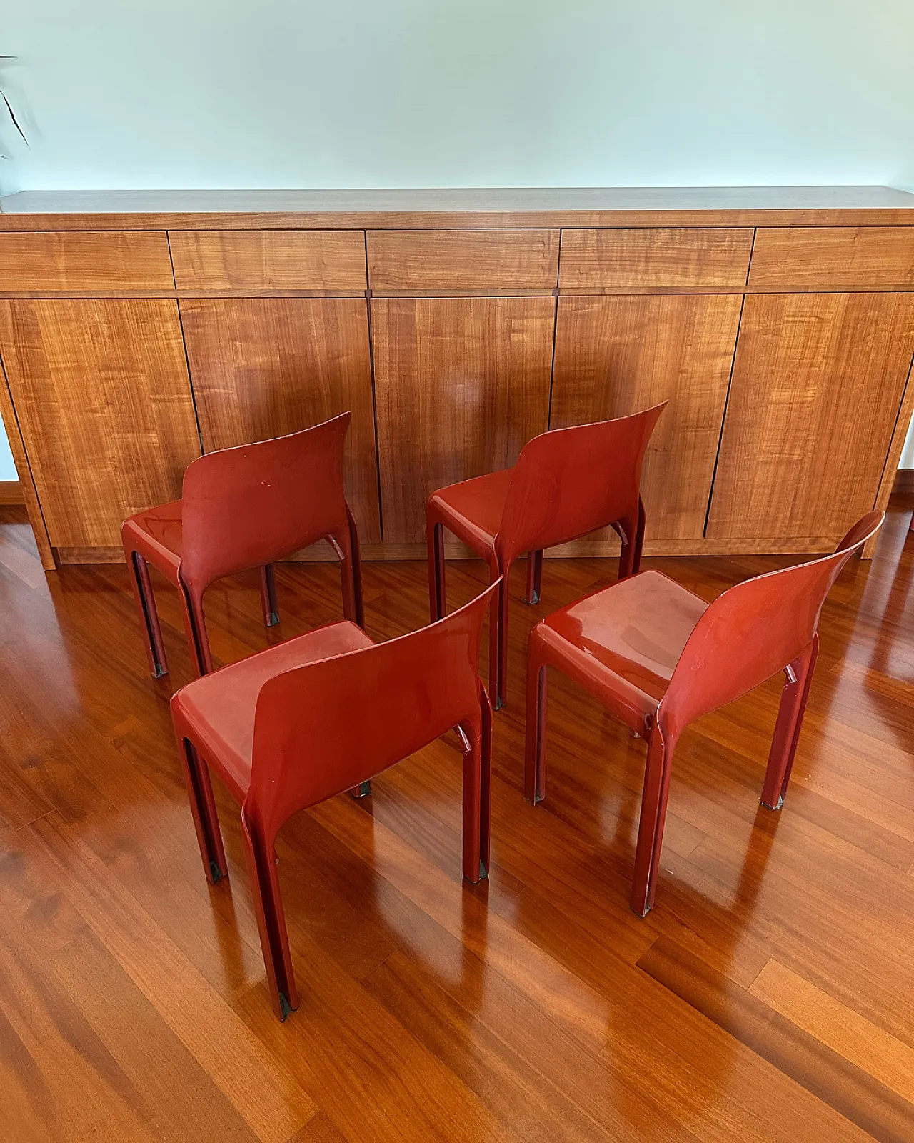 Tavolo con 4 sedie Selene di Vico Magistretti per Artemide, anni '60 10