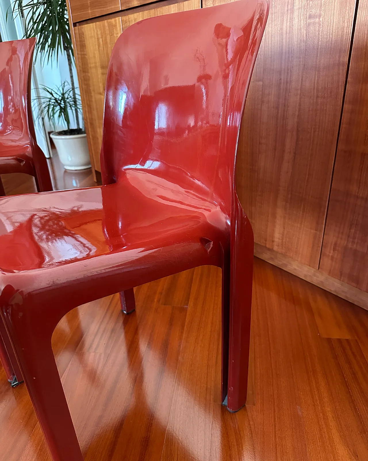 Tavolo con 4 sedie Selene di Vico Magistretti per Artemide, anni '60 18