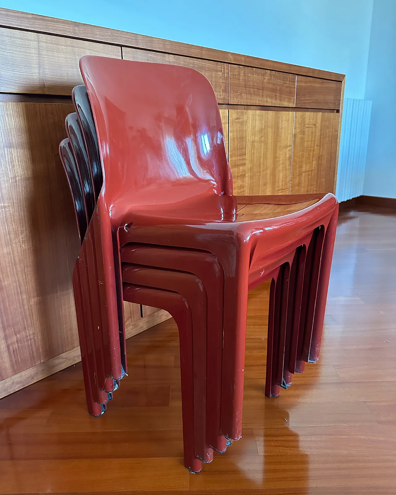 Tavolo con 4 sedie Selene di Vico Magistretti per Artemide, anni '60 35