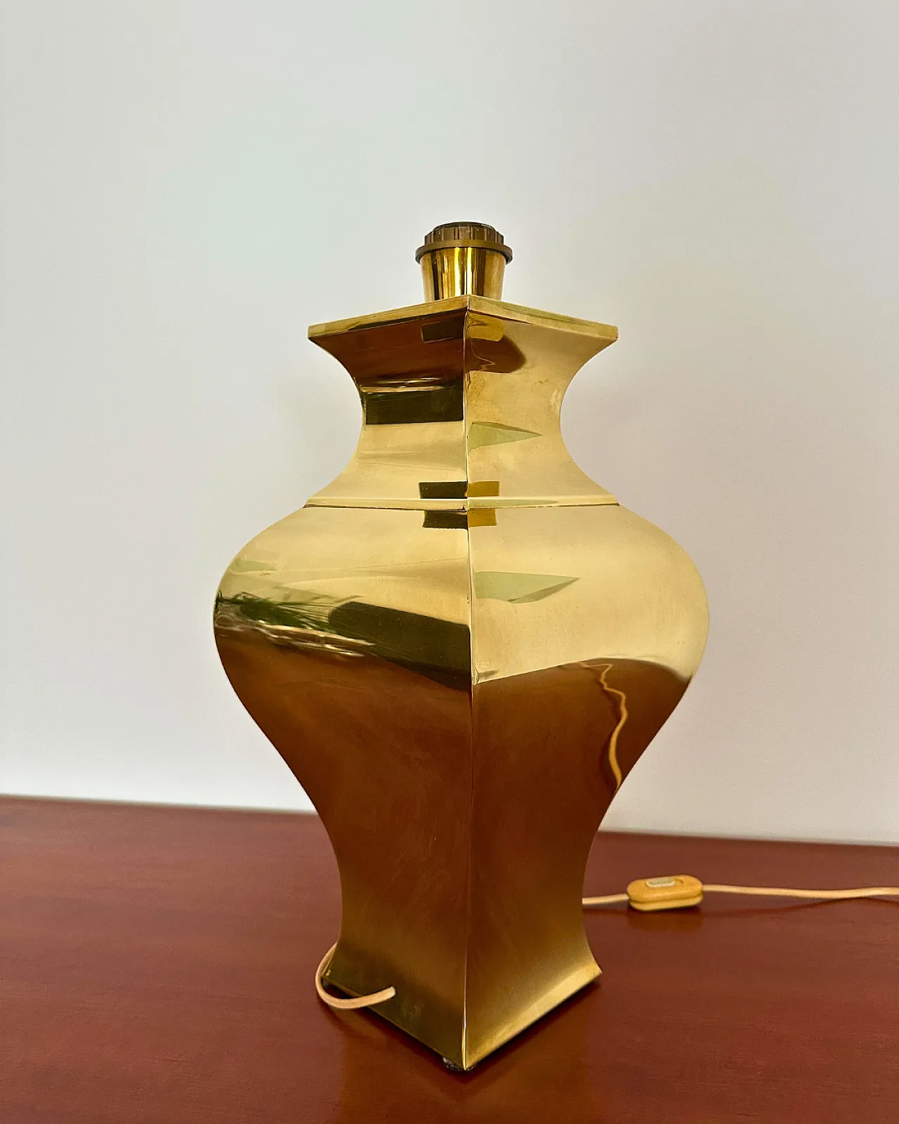 Brass table lamp by Maison Jansen, 1970s 11