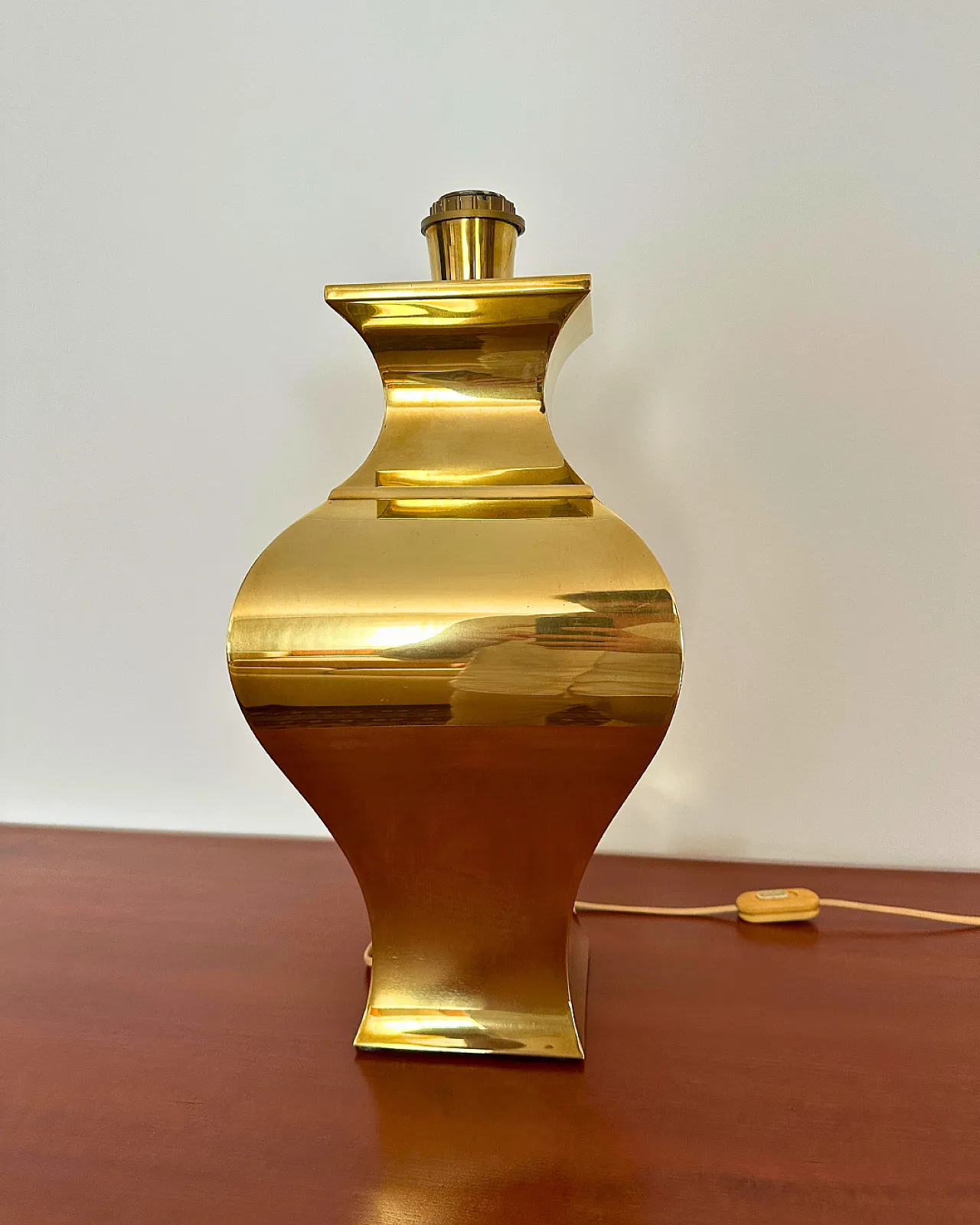 Brass table lamp by Maison Jansen, 1970s 13