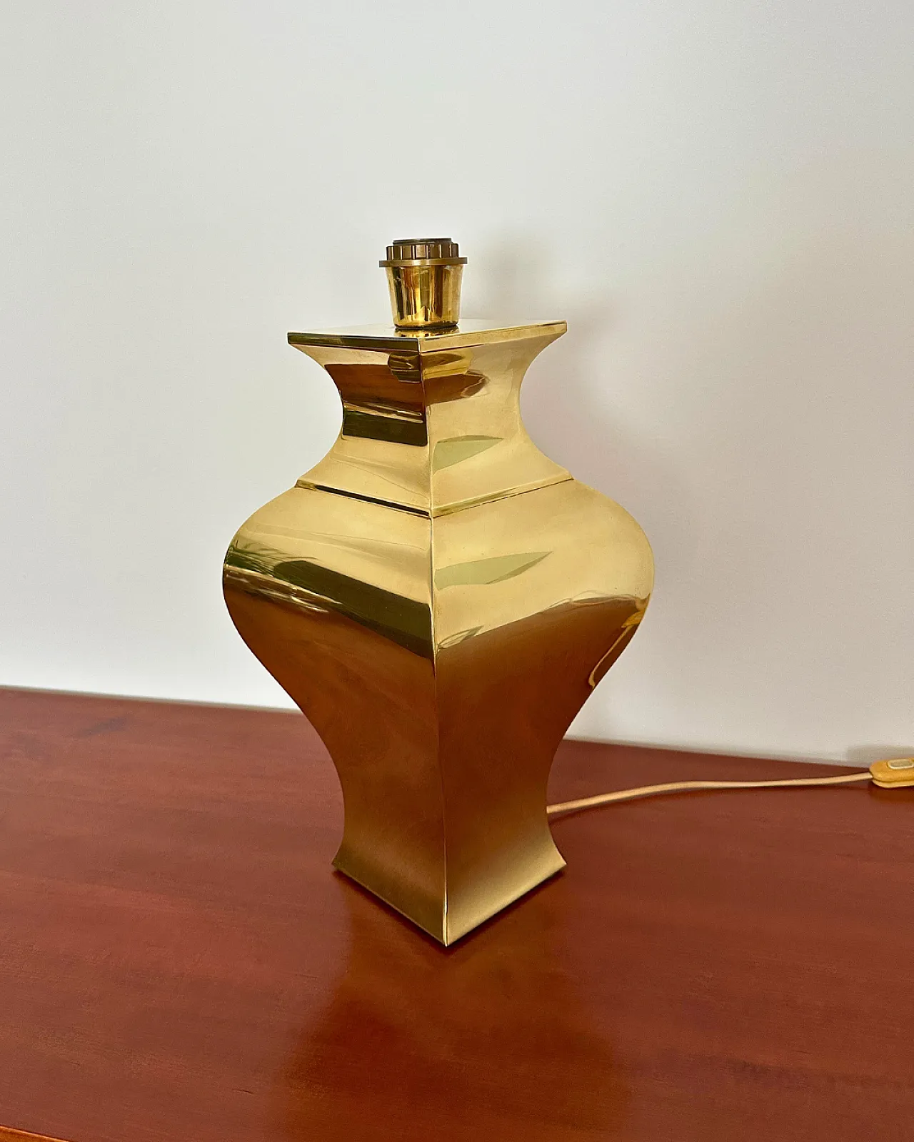 Brass table lamp by Maison Jansen, 1970s 17