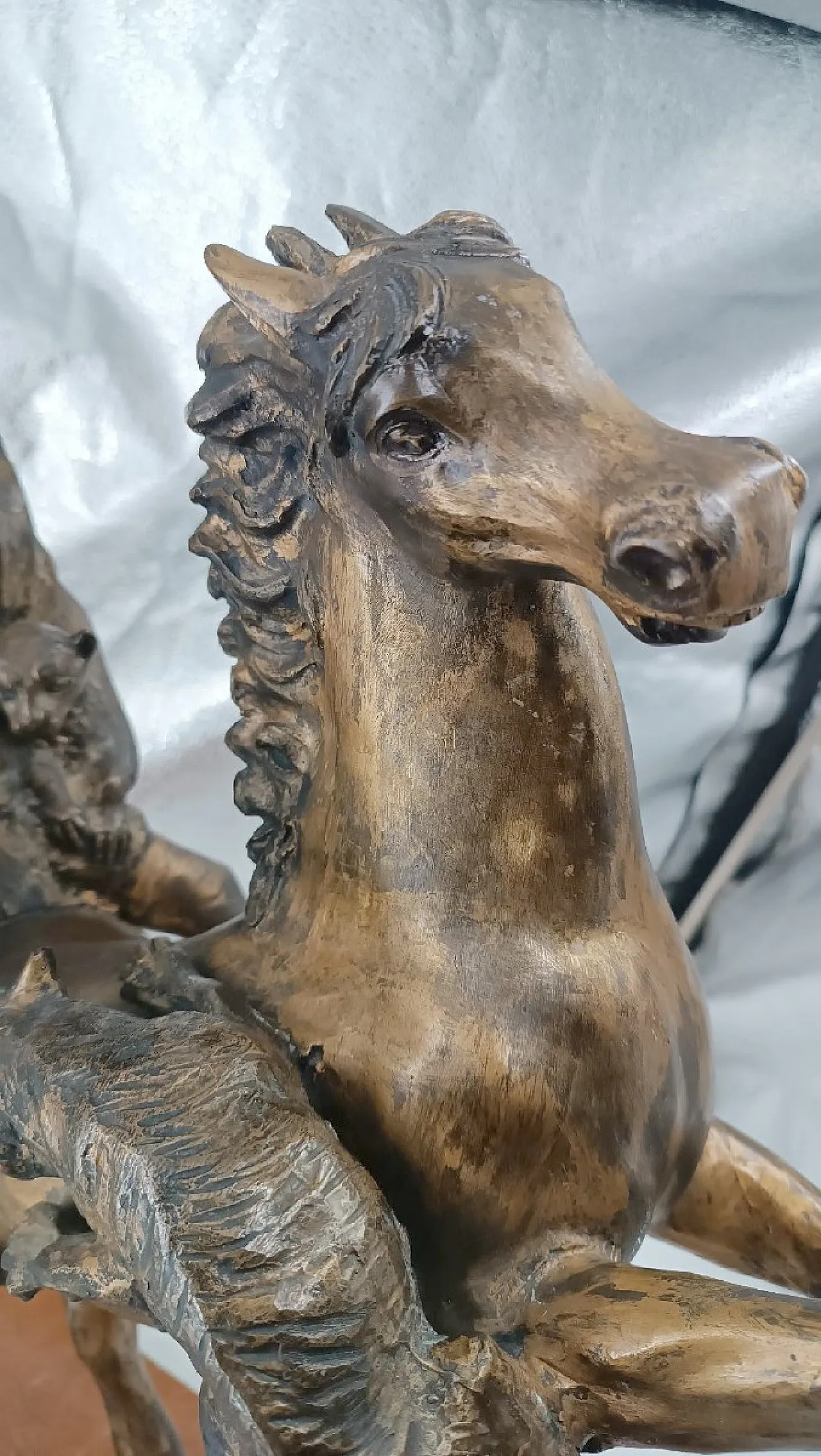 Indiano a cavallo, scultura in bronzo di Tommaso Campajo, '900 2