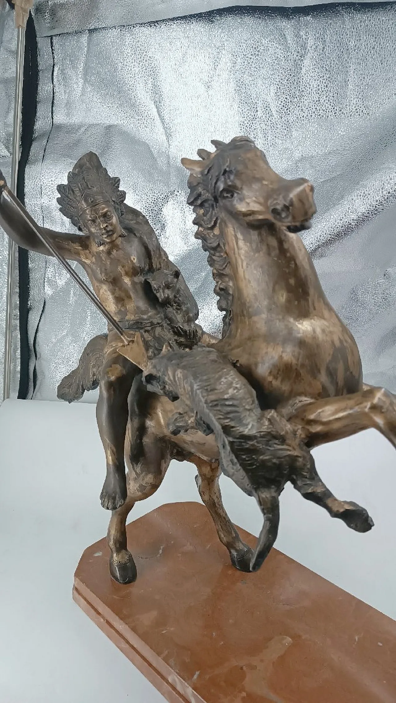 Indiano a cavallo, scultura in bronzo di Tommaso Campajo, '900 3