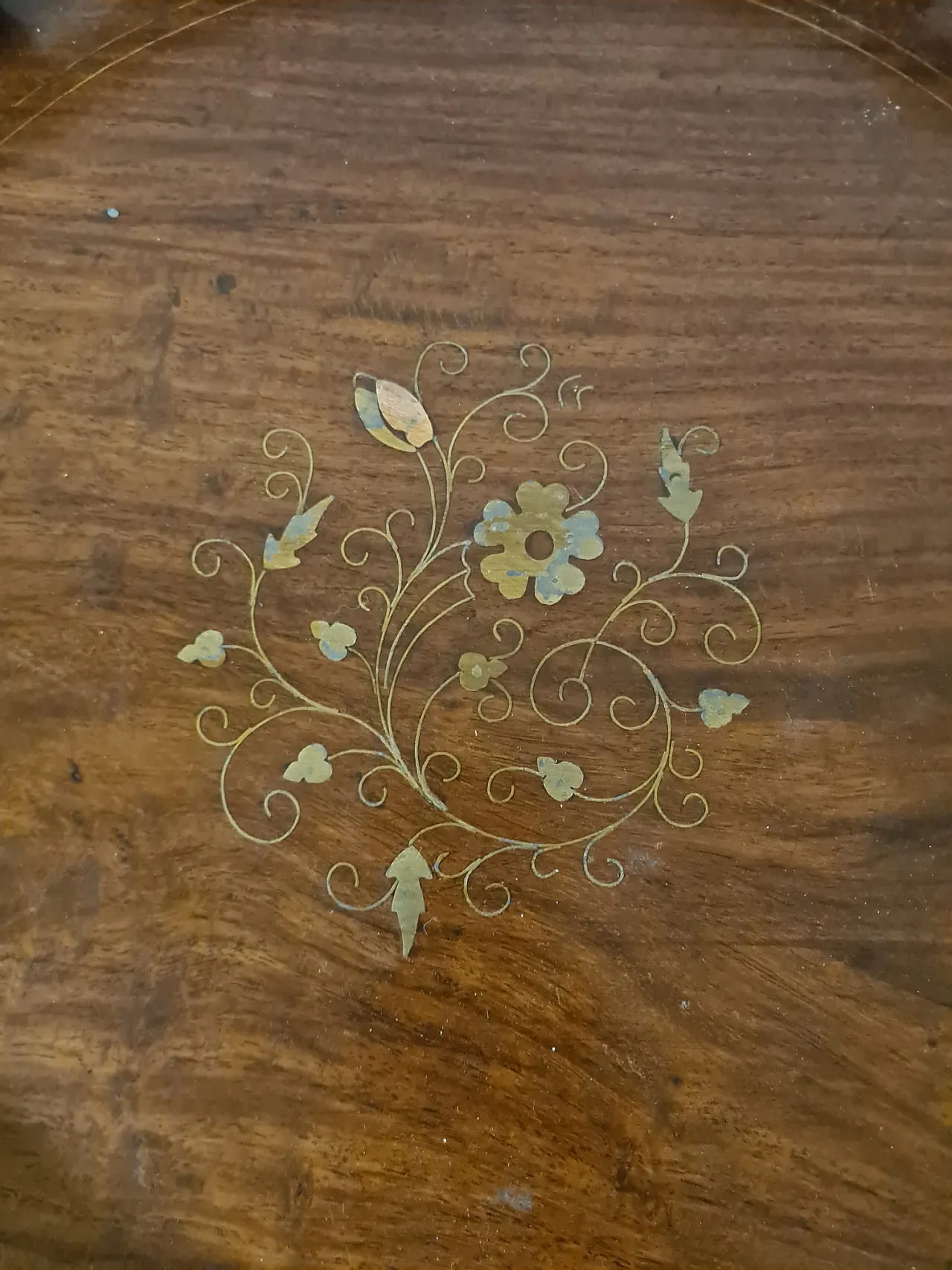 Victorian style circular table, late 19th century 1