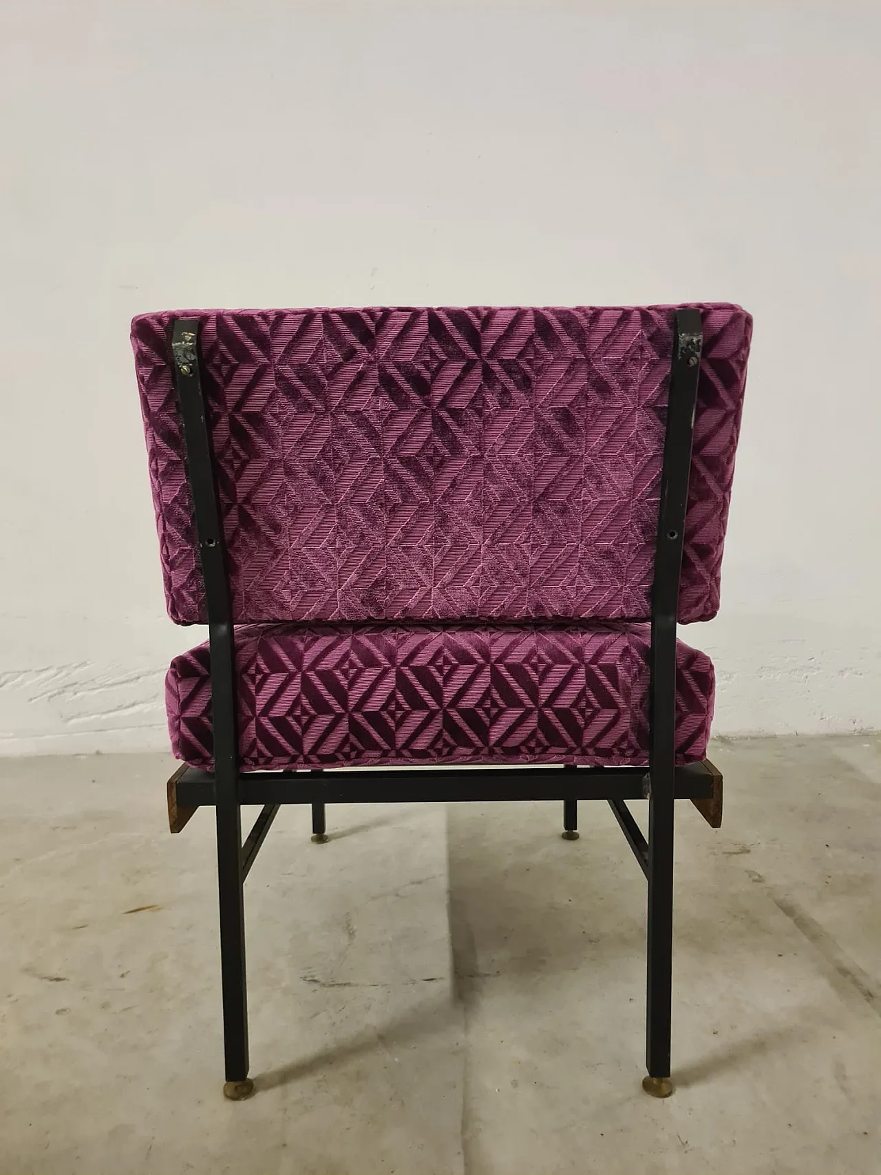 Coppia di poltroncine in metallo, legno e velluto, anni '60 2