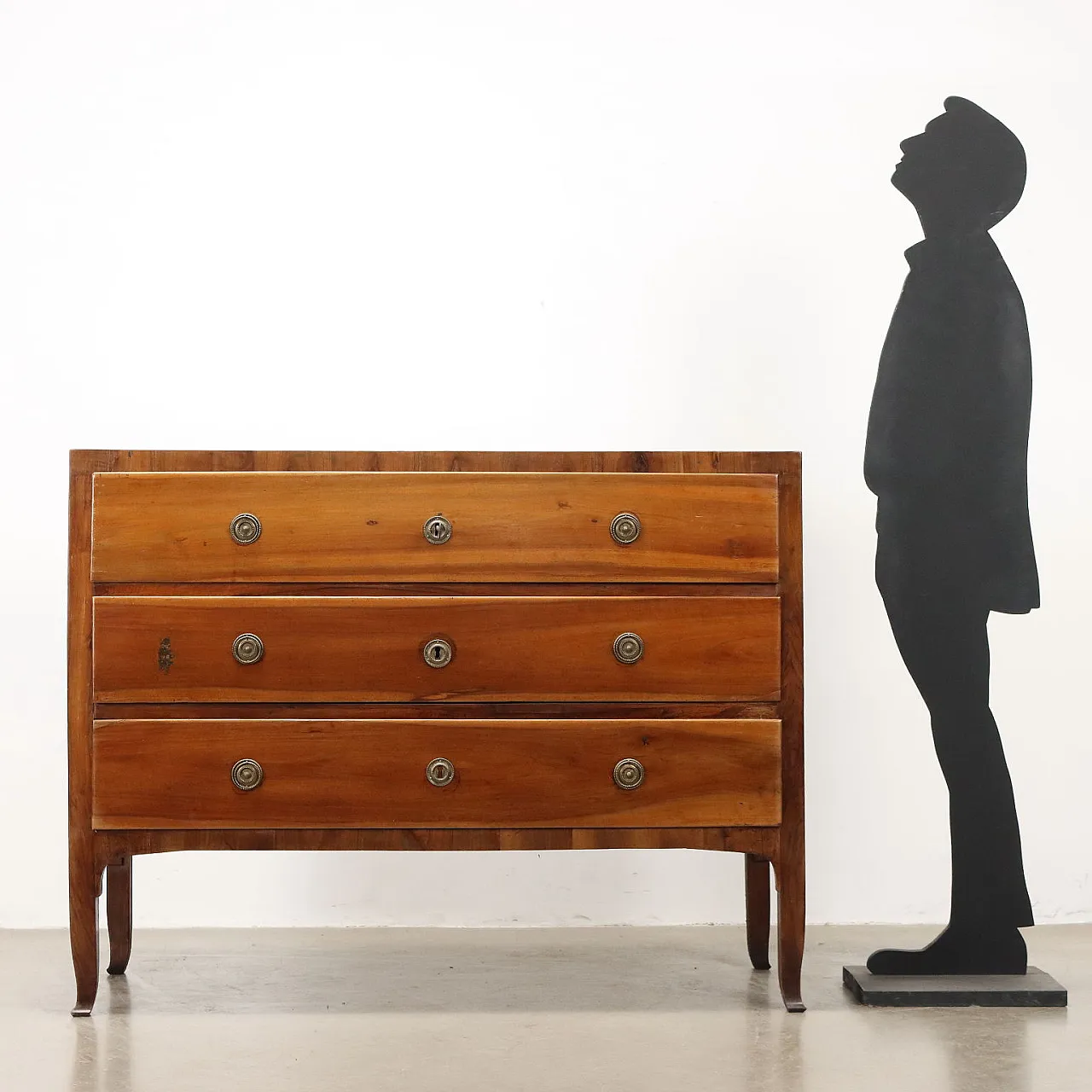 Cassettone Luigi XVI in noce a 3 cassetti, '700 2