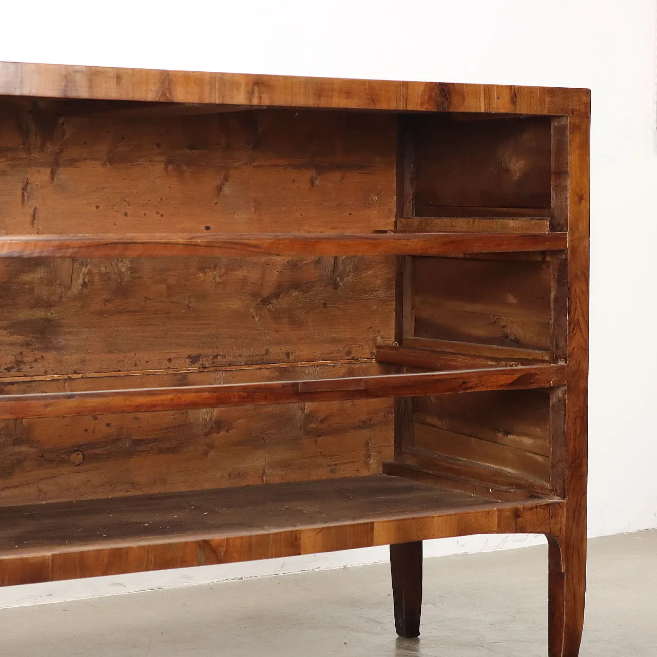 Cassettone Luigi XVI in noce a 3 cassetti, '700 9