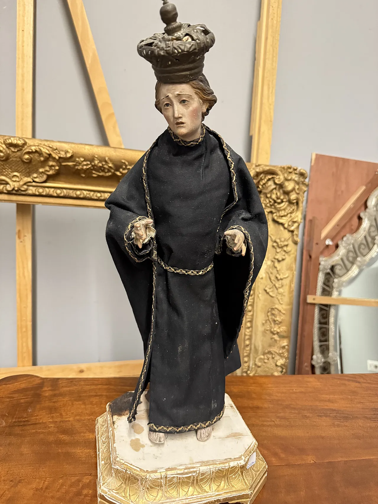 Ancient sculpture of San Gabriele dell'Addolorata, 18th century 1