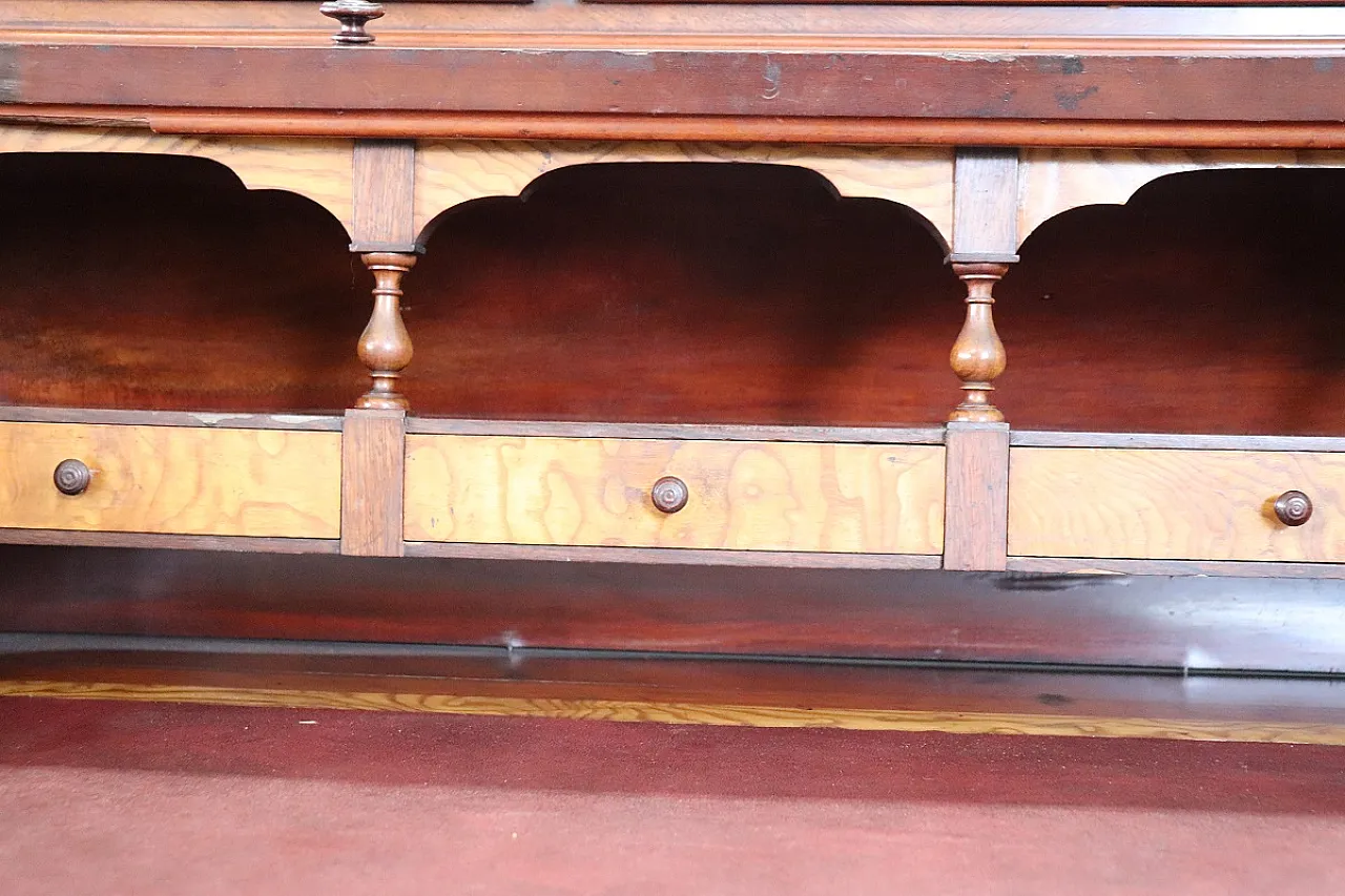 Imposing roller desk in walnut, '800 9