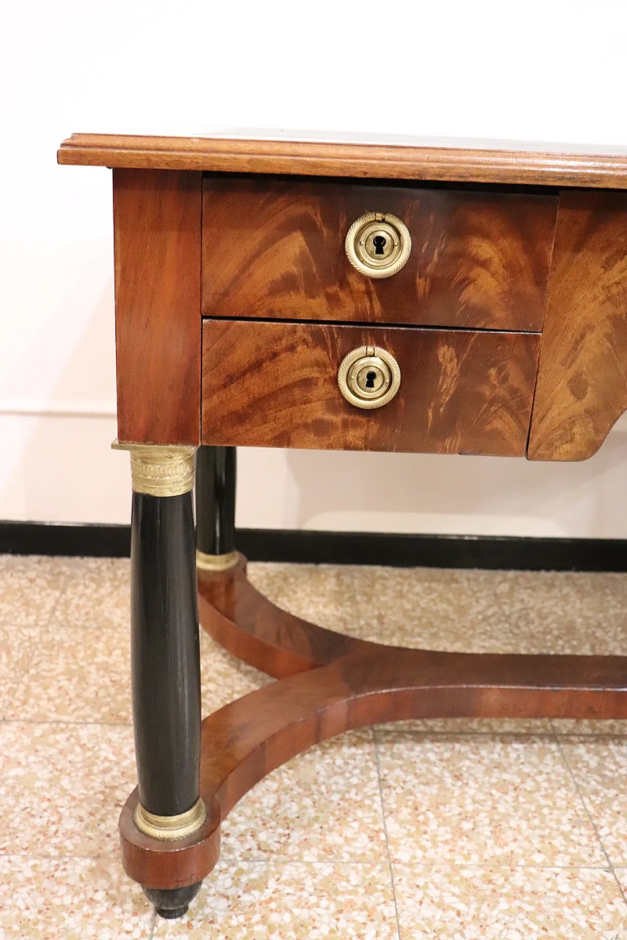 Desk in mahogany, '900 3