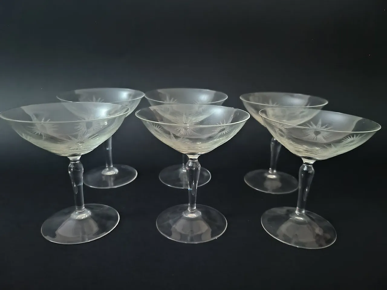 6 Bicchieri da champagne Art Déco in cristallo inciso, anni '30 2