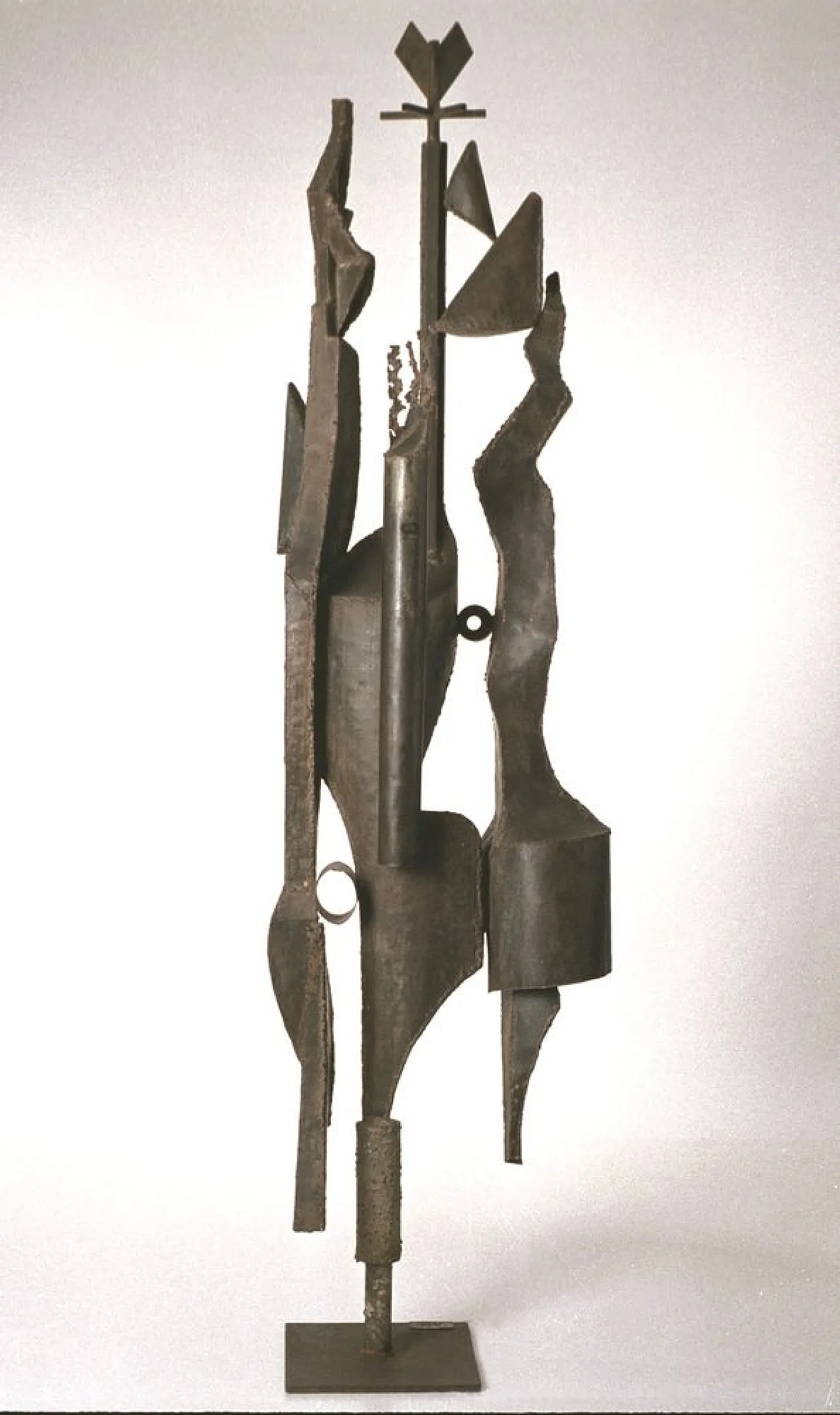 Scultura astratta in ferro di Antonio Saura, anni '60 3