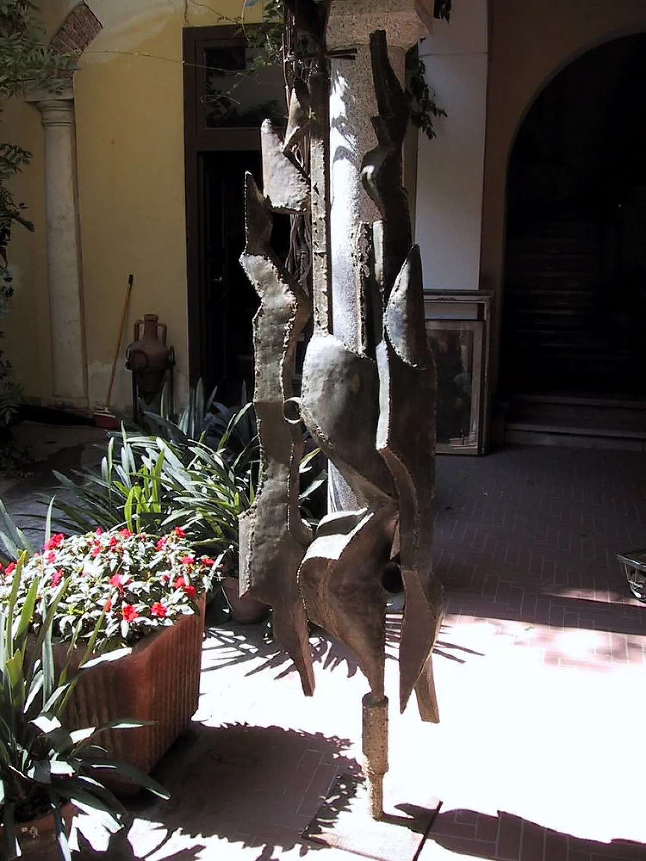 Scultura astratta in ferro di Antonio Saura, anni '60 4