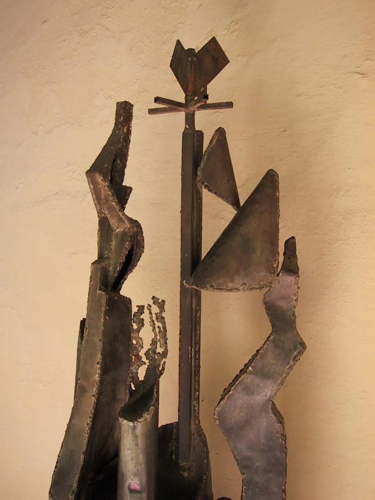 Scultura astratta in ferro di Antonio Saura, anni '60 11