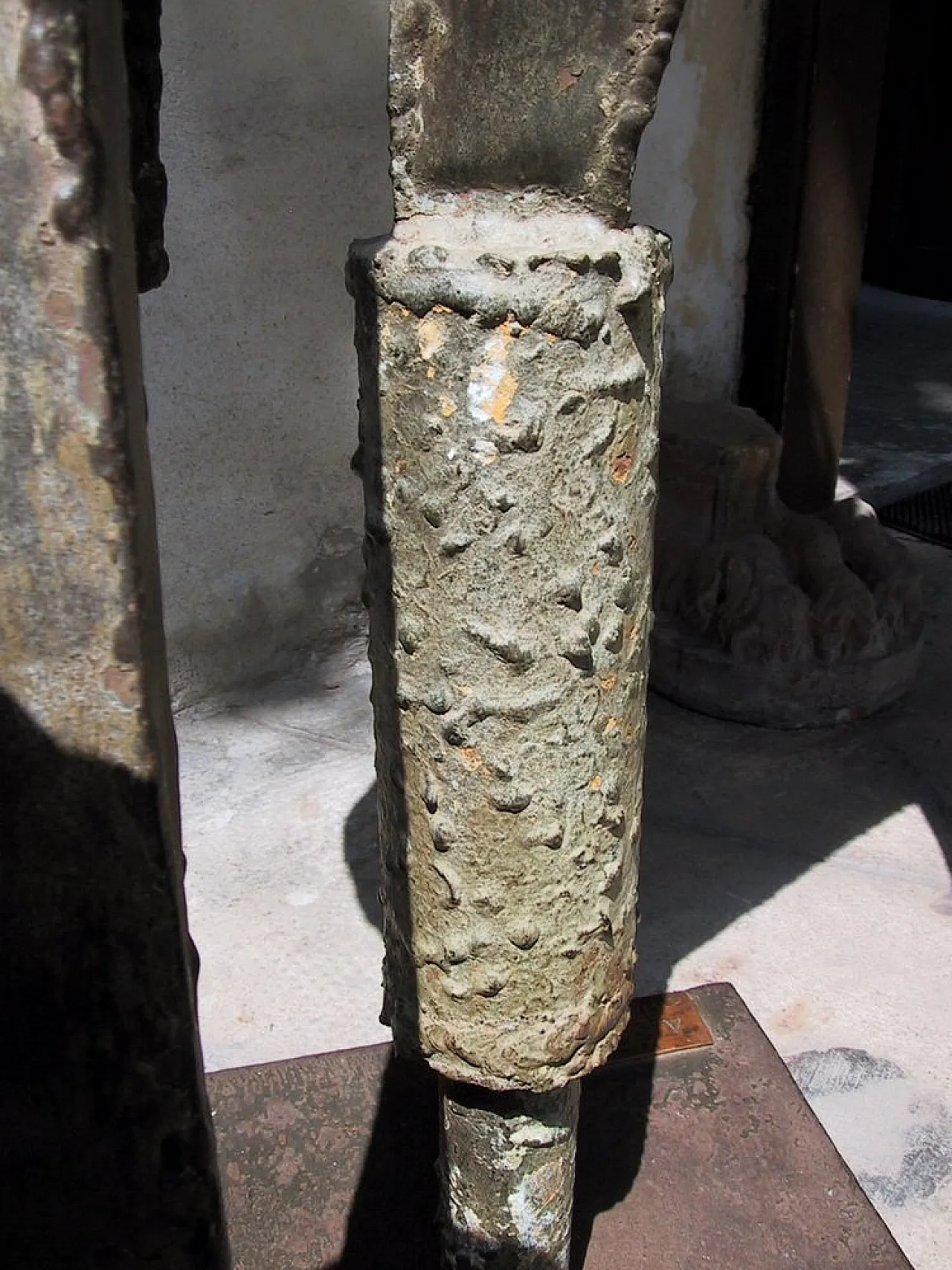 Scultura astratta in ferro di Antonio Saura, anni '60 30