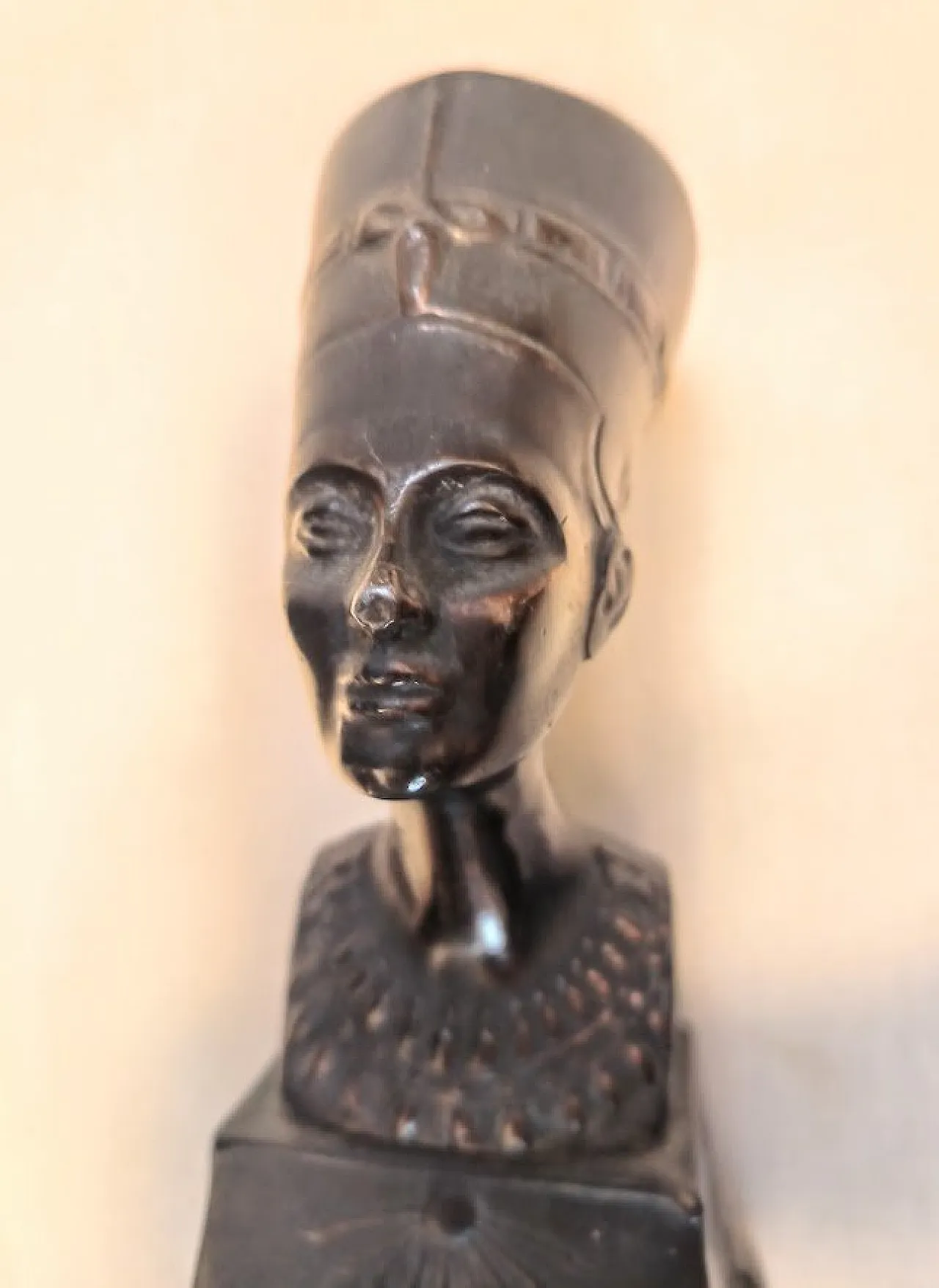 Statua della regina Nefertiti, anni '30 1