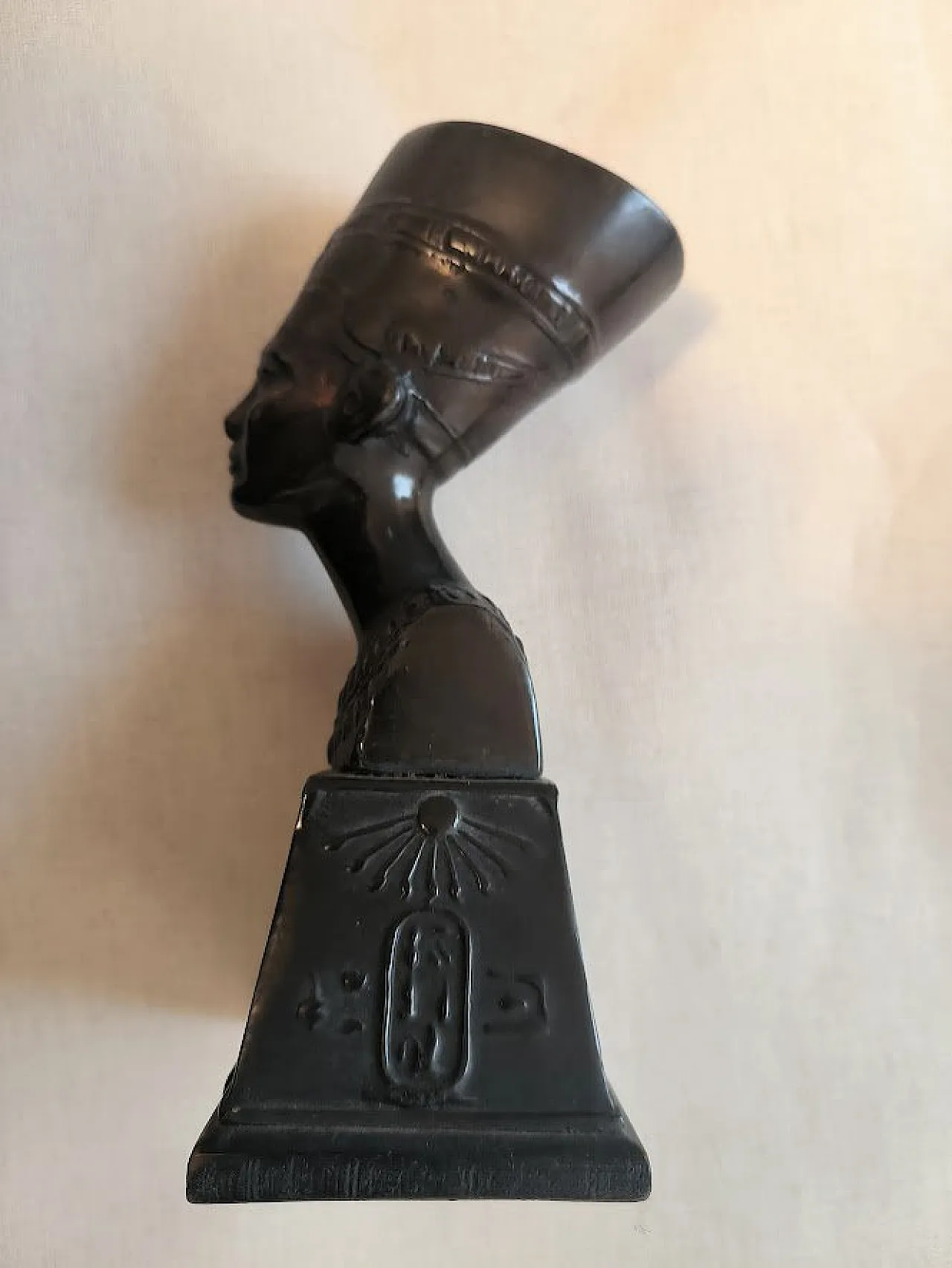 Statua della regina Nefertiti, anni '30 2