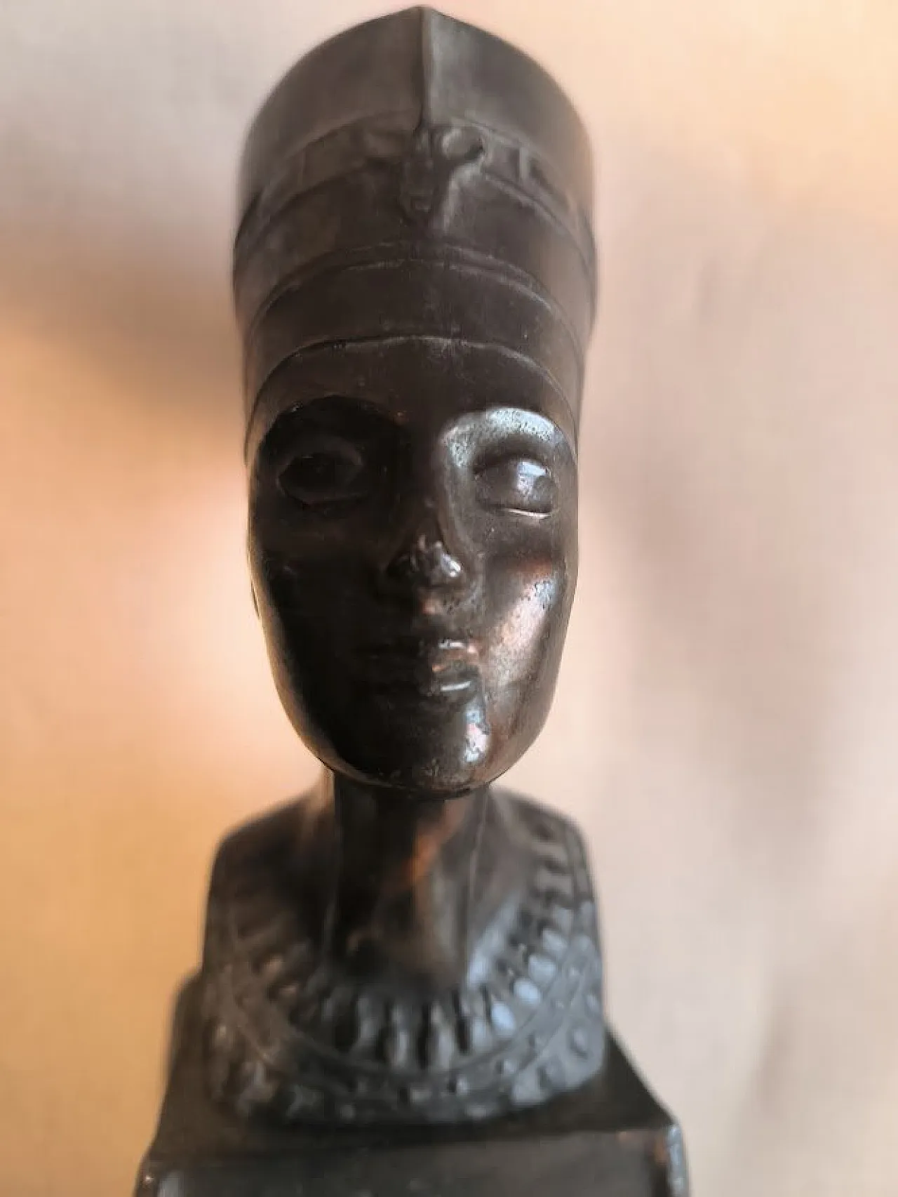Statua della regina Nefertiti, anni '30 3