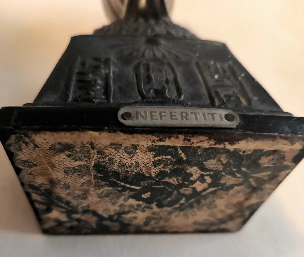 Statua della regina Nefertiti, anni '30 8