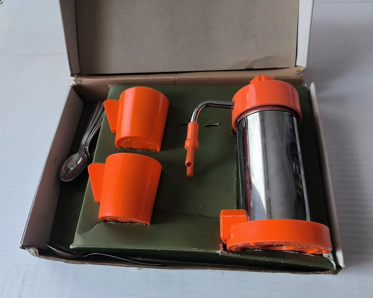 Macchina da caffè elettrica con minibar di Velox Ferrara, anni '70 5