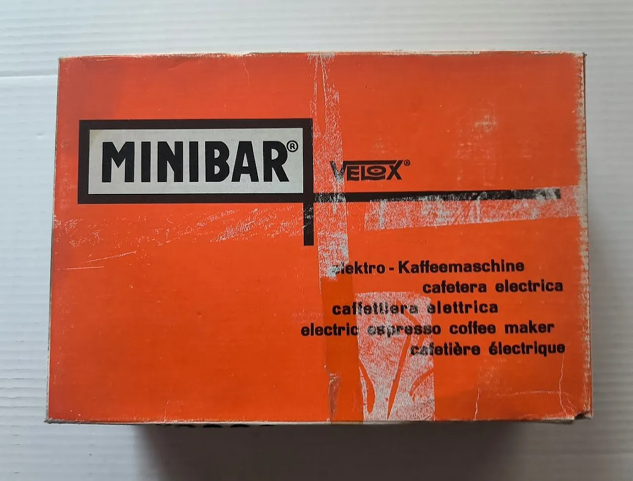 Macchina da caffè elettrica con minibar di Velox Ferrara, anni '70 6