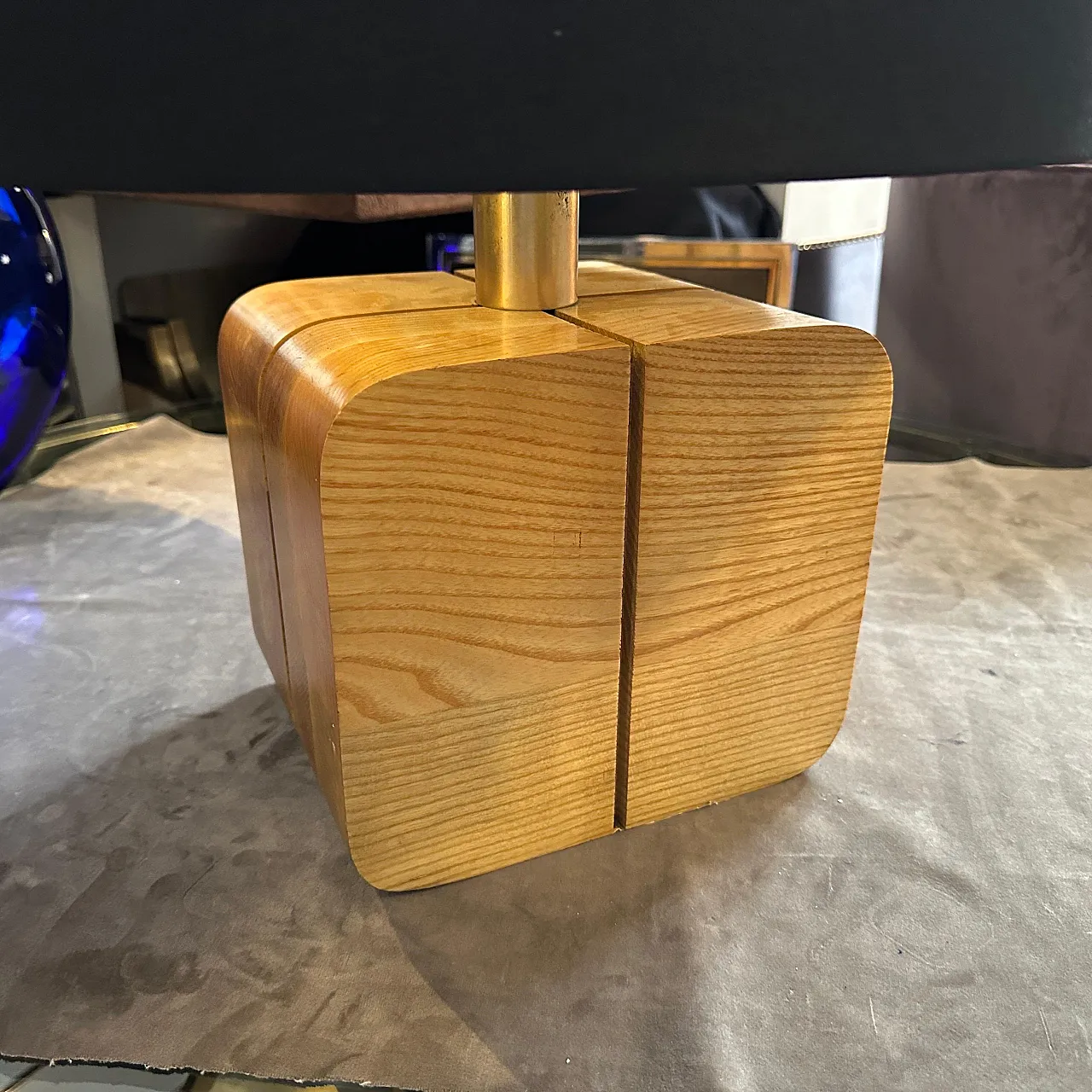 Ash and brass table lamp, 1970s 7