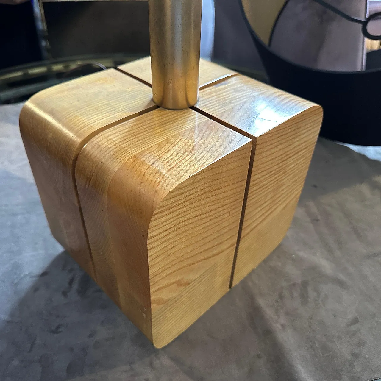 Ash and brass table lamp, 1970s 12