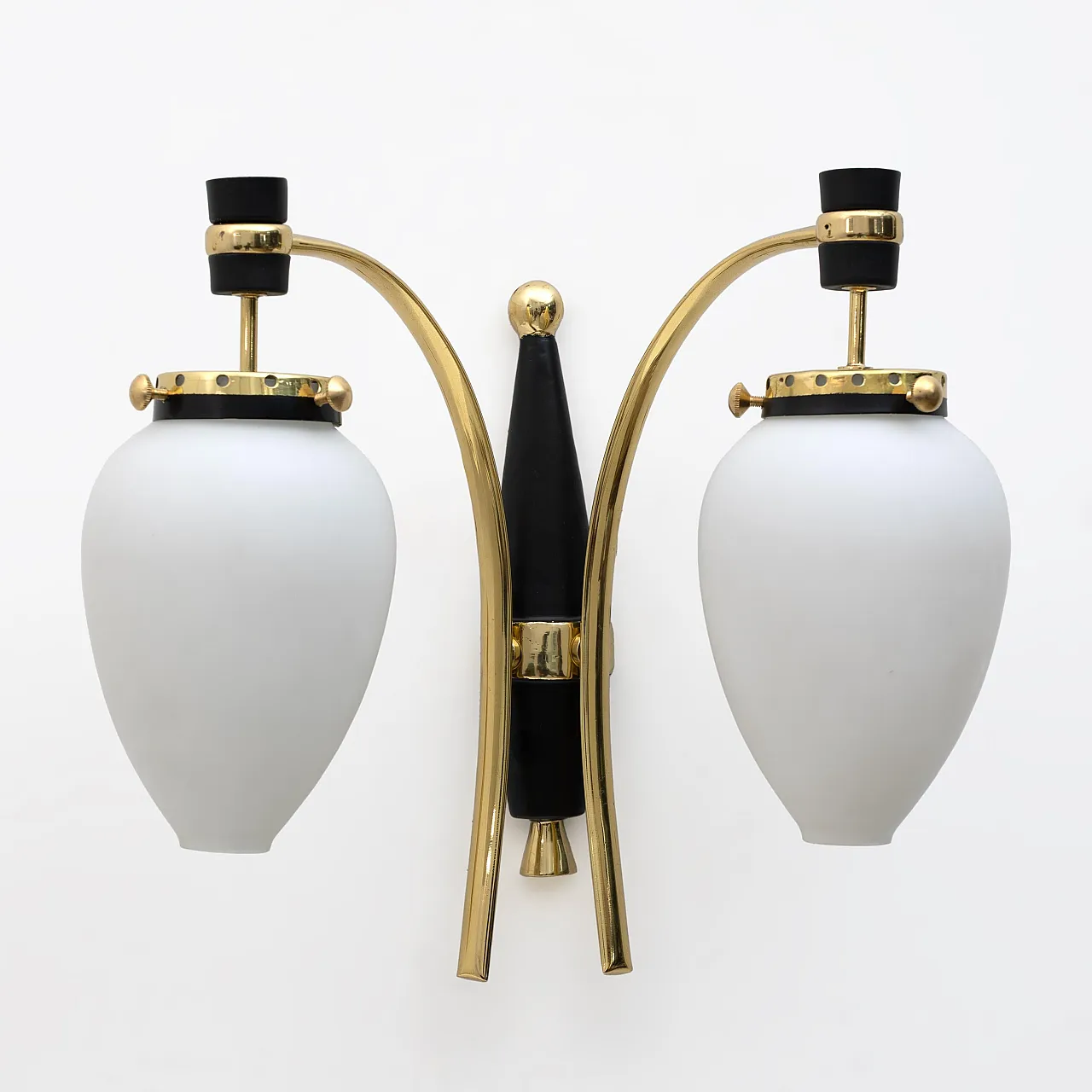 Coppia di applique in ottone e vetro di Stilnovo, anni '50 2