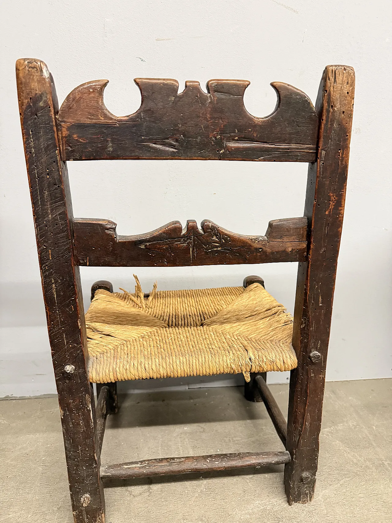 Sedia da bambino in noce e paglia, '600 3