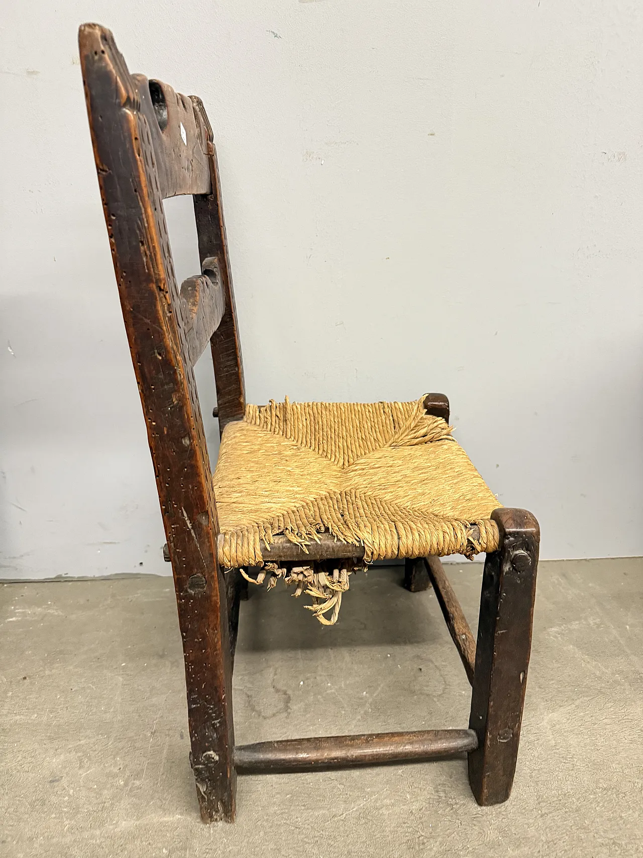 Sedia da bambino in noce e paglia, '600 4