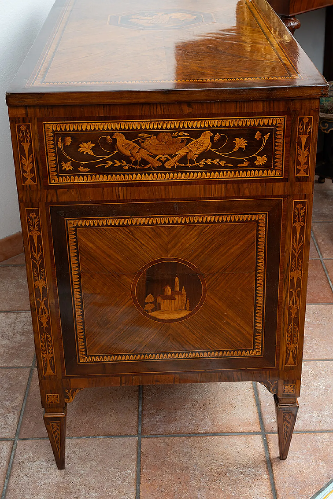 Chest of drawers Louis XVI in fine woods belonging, 18th century 6