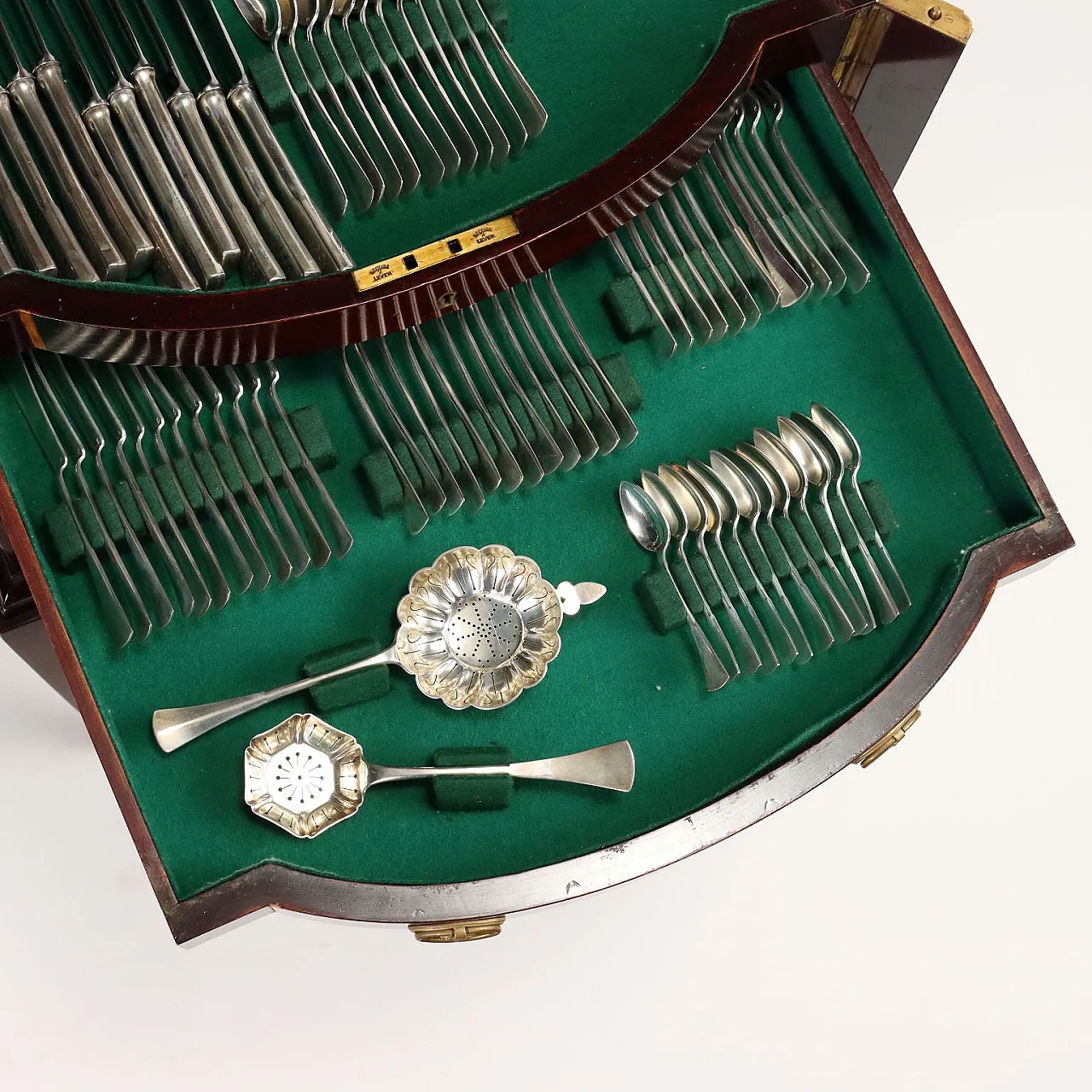 Servizio di posate in argento con mobiletto in mogano, '800 4