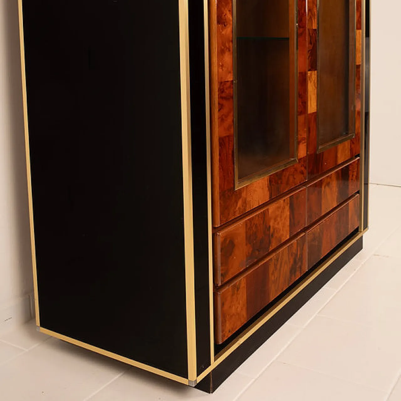 Vetrina in radica di sequoia di Willy Rizzo per Mario Sabot, anni '70 8