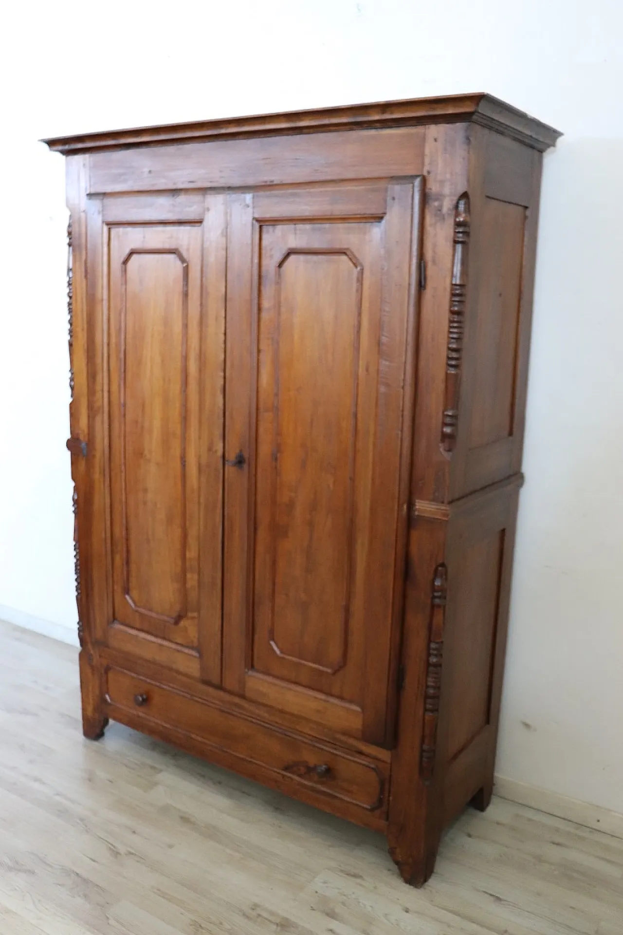 Ancient solid poplar wardrobe, '800 2