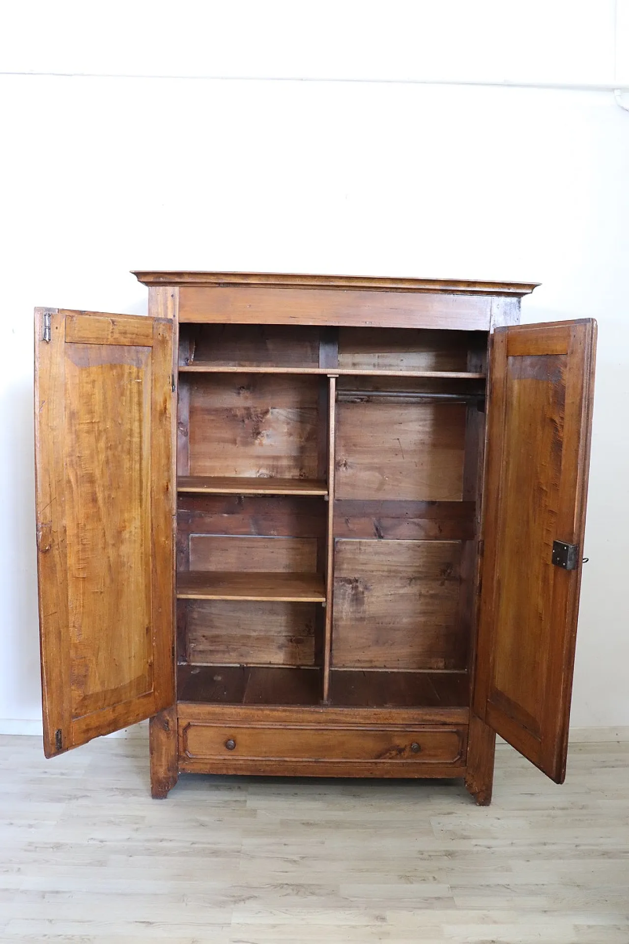 Ancient solid poplar wardrobe, '800 7