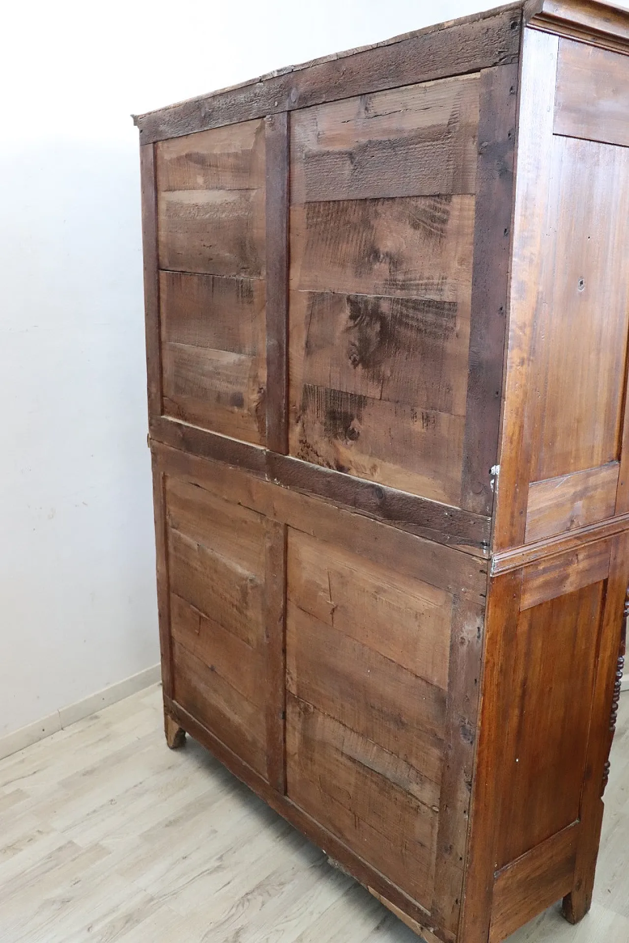 Ancient solid poplar wardrobe, '800 10
