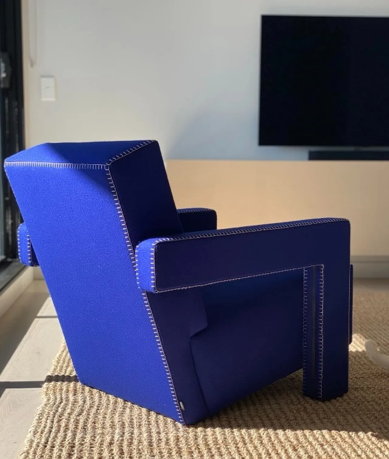 637 Utrecth by Cassina in electric blue wool, 2000s 5