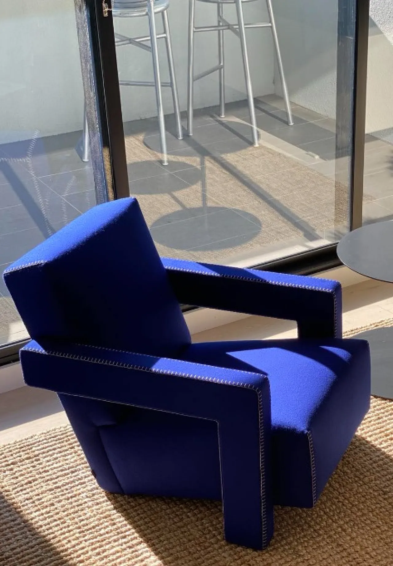 637 Utrecth by Cassina in electric blue wool, 2000s 8