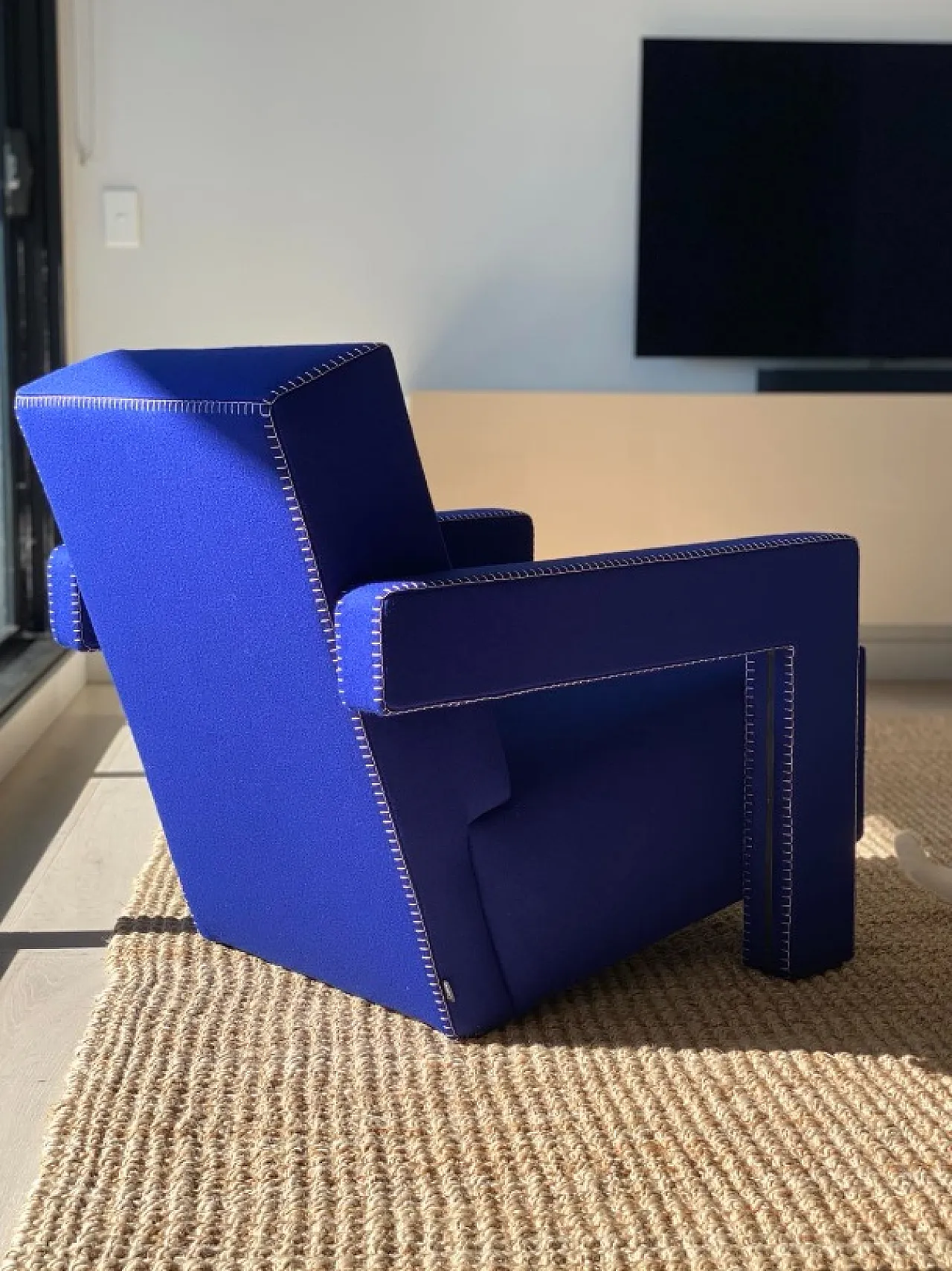 637 Utrecth by Cassina in electric blue wool, 2000s 15