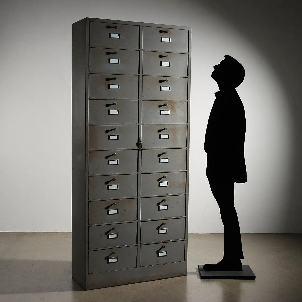 Mobile in stile industriale in metallo smaltato, fine '900 2