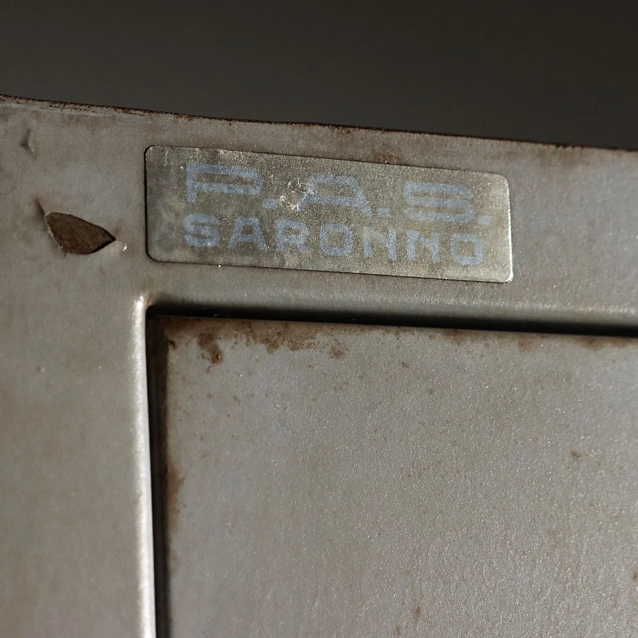 Mobile in stile industriale in metallo smaltato, fine '900 8