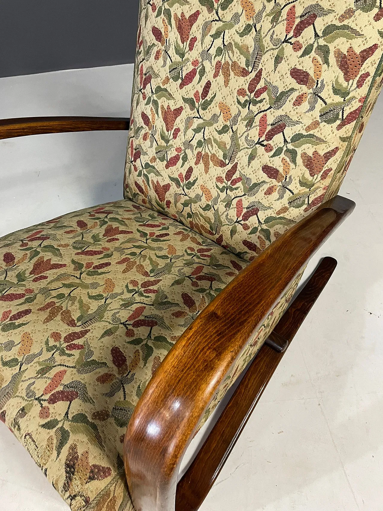 Pair of H269 lounge chairs by Jindřich Halabala, 1930s 5