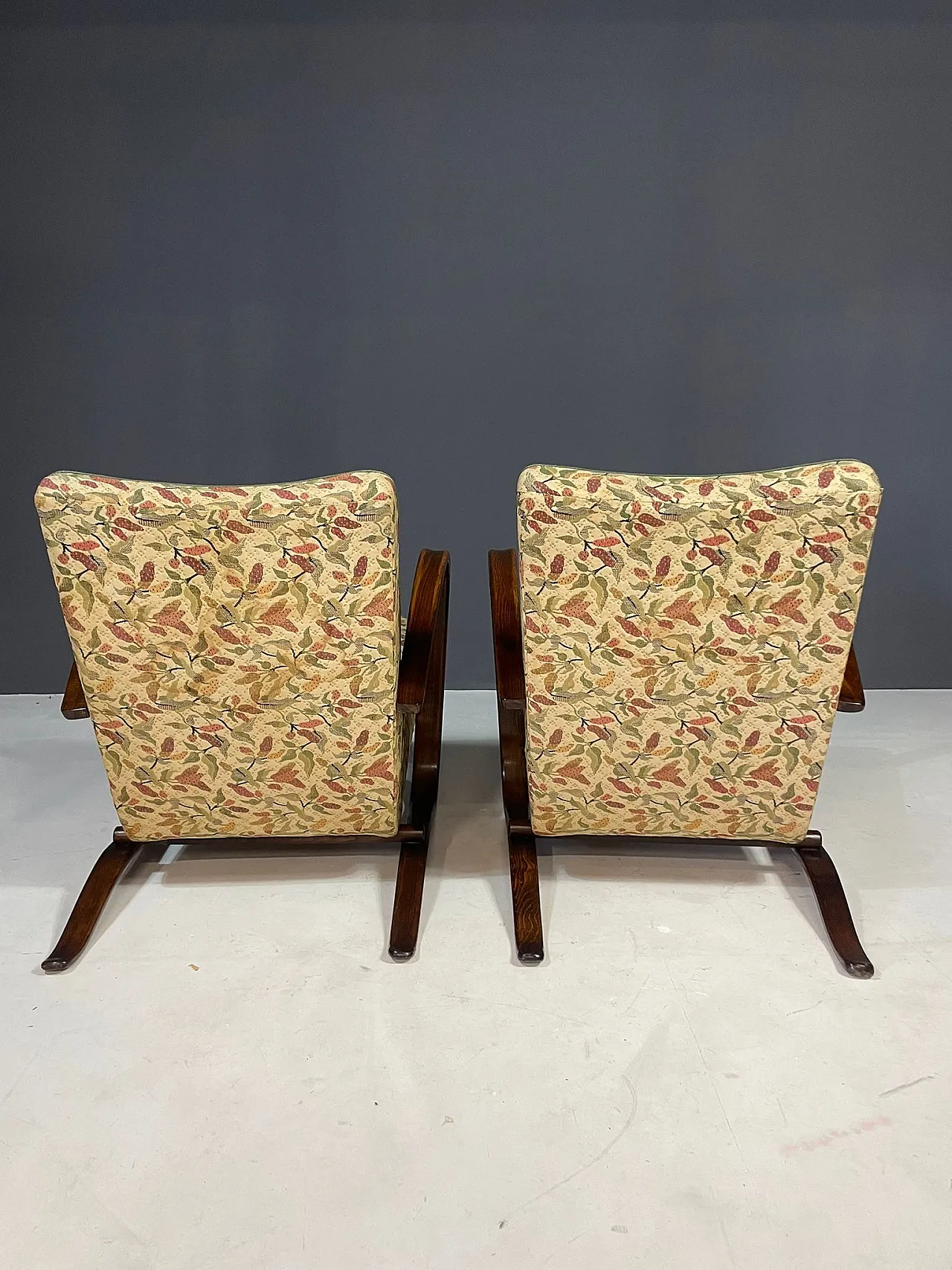 Pair of H269 lounge chairs by Jindřich Halabala, 1930s 14