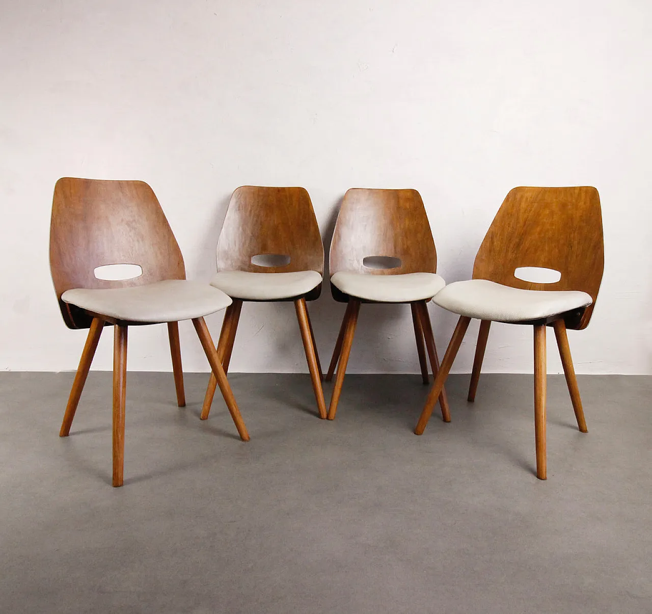 4 sedie Tatra Pravenc "Gentleman", 1963 1
