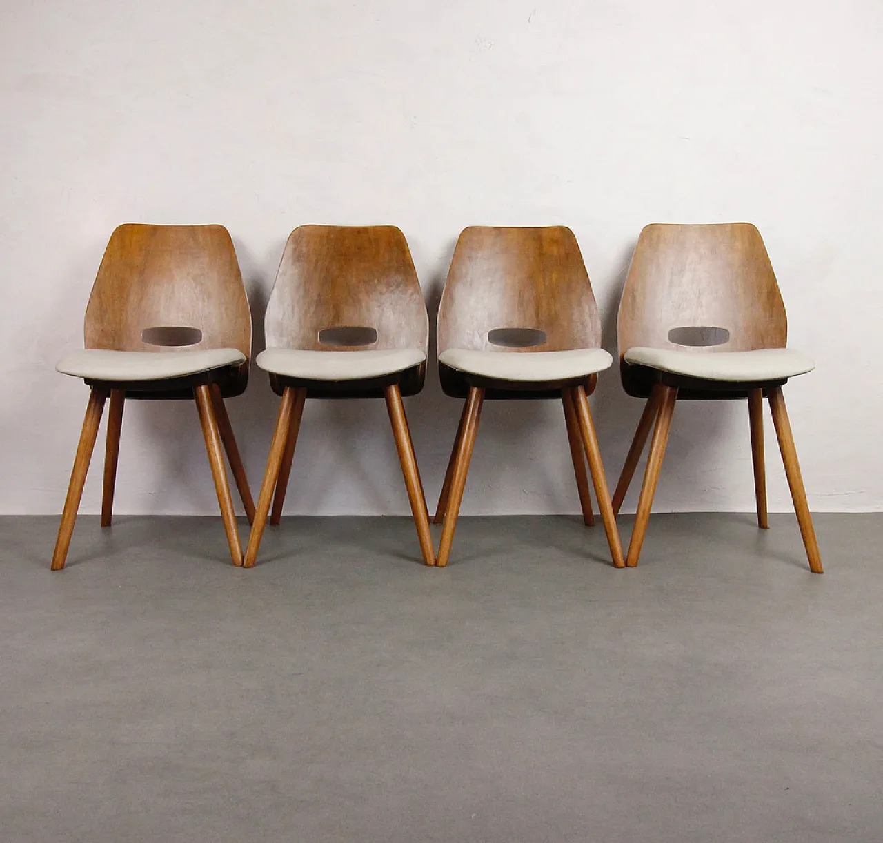 4 sedie Tatra Pravenc "Gentleman", 1963 3