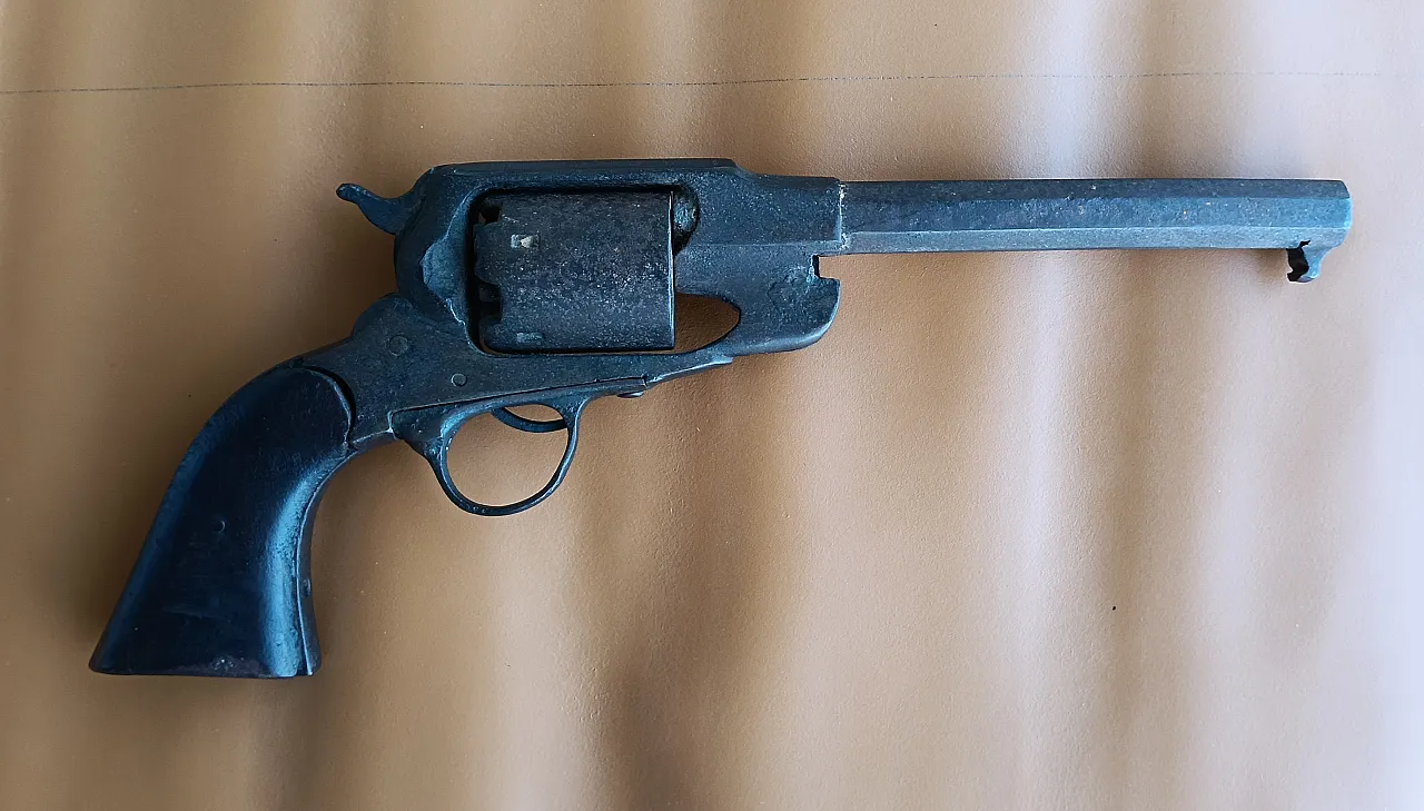 Pair of guns reproduction, 60s 19