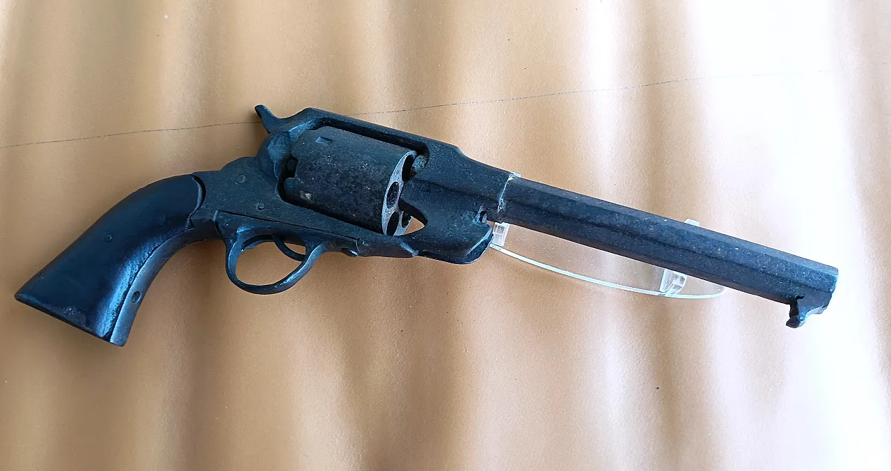 Pair of guns reproduction, 60s 23